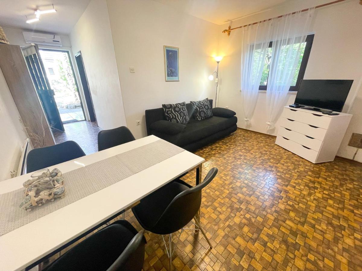 Apartmani Irena Jadranovo Ngoại thất bức ảnh